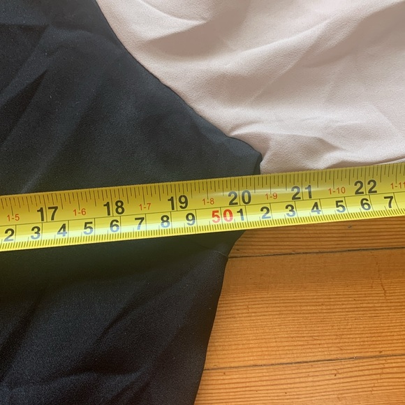 Jones, New York camisole/button up collared. - Picture 3 of 3